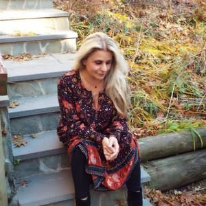 Meet your Posher, Ayse